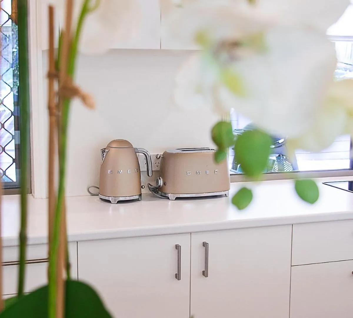 Endless Summer Beach Retreat-Pet Friendly, Walk To Shops Noosa Australia